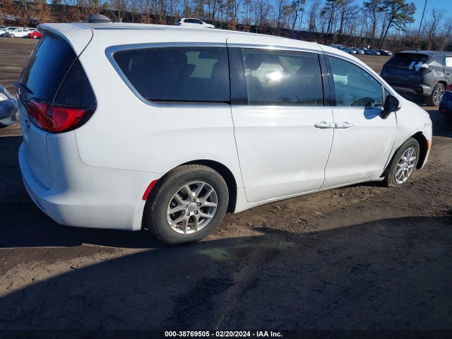 2C4RC1CG1NR103342 Chrysler Voyager Lx
