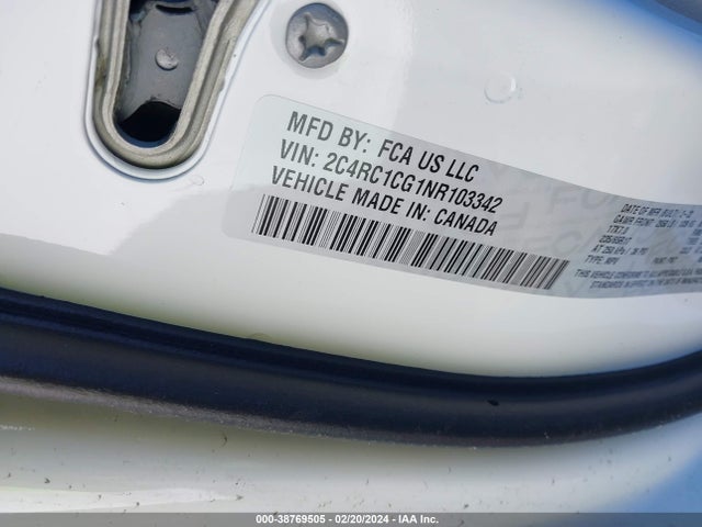2C4RC1CG1NR103342 Chrysler Voyager Lx