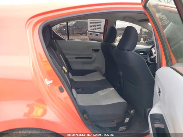 2013 TOYOTA PRIUS C THREE VIN: JTDKDTB35D1057056