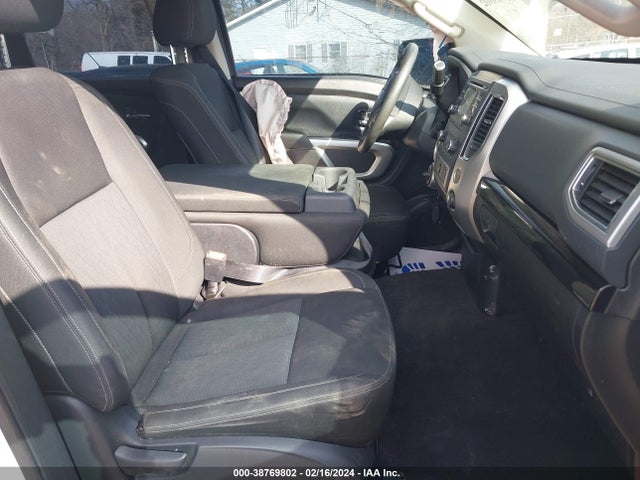 Nissan TITAN SV 2017 1N6AA1EJ6HN544913 Image 5