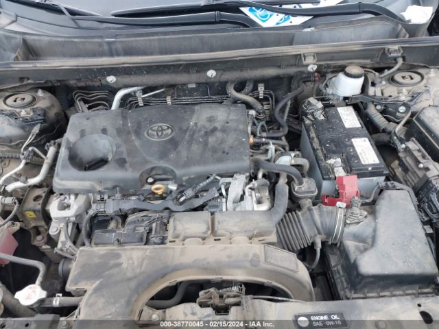 2T3F1RFV1KW074105 Toyota RAV4 LE