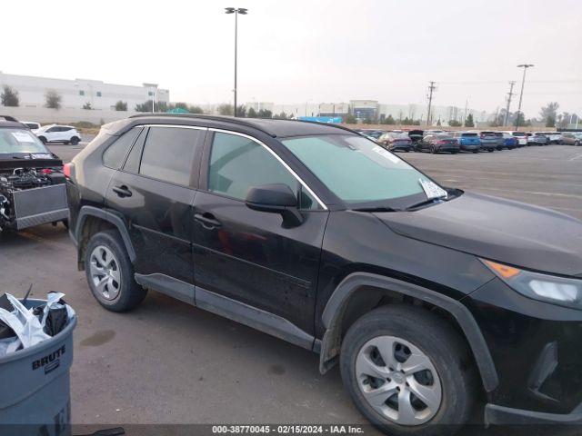 2T3F1RFV1KW074105 Toyota RAV4 LE