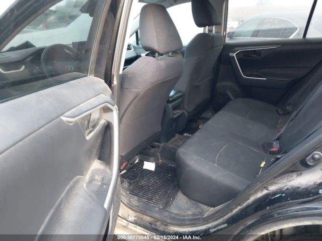 2T3F1RFV1KW074105 Toyota RAV4 LE
