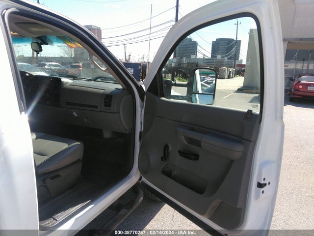 2009 CHEVROLET SILVERADO 2500HD WORK TRUCK VIN: 1GCHC44K39F158159