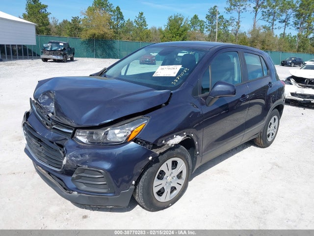 Chevrolet TRAX LS 2018 3GNCJKSBXJL155834 Image 2