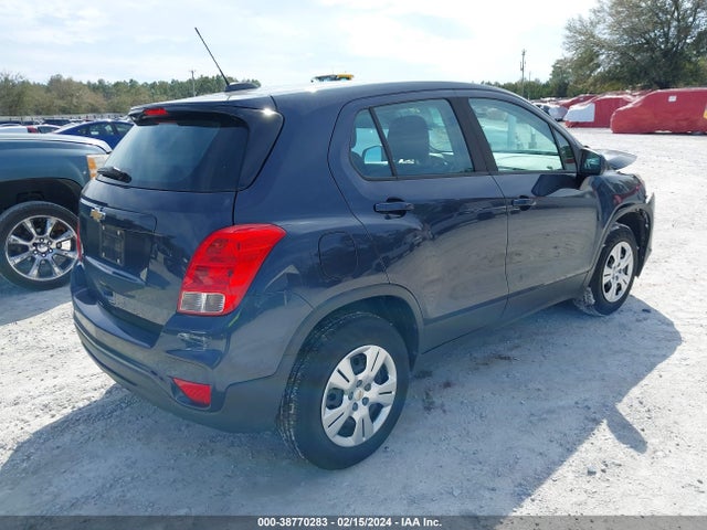 Chevrolet TRAX LS 2018 3GNCJKSBXJL155834 Image 4