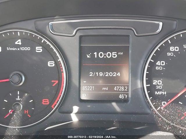 WA1GCCFS1HR001739 Audi Q3 2.0t Premium