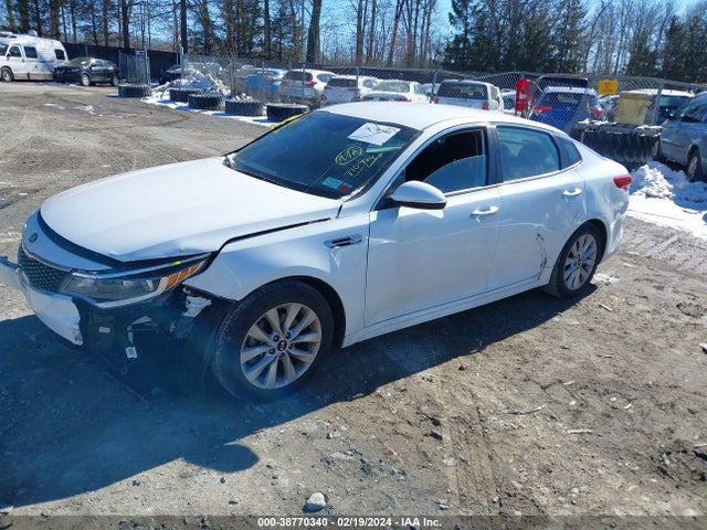 KIA Optima Lx 2018 5XXGT4L3XJG268900 Image 2