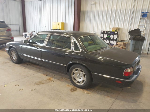2002 JAGUAR XJ8 SAJDA24C02LF44910 Photo 2