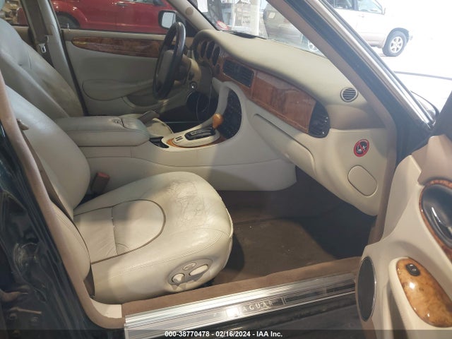 2002 JAGUAR XJ8 SAJDA24C02LF44910 Photo 4