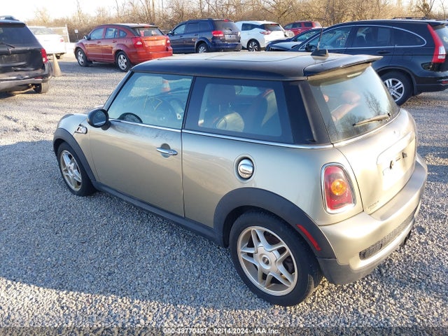 2009 MINI COOPER S WMWMF73569TW81760 Photo 2