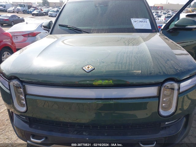 Rivian R1s Adventure 2023 7PDSGABA5PN027345 Image 10