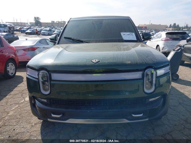 Rivian R1s Adventure 2023 7PDSGABA5PN027345 Image 13
