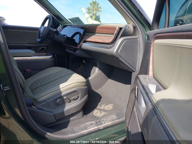 Rivian R1s Adventure 2023 7PDSGABA5PN027345 Image 5