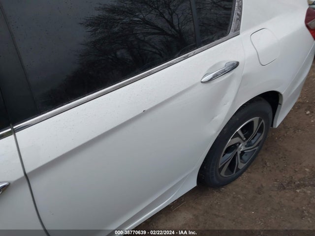 Honda ACCORD LX 2017 1HGCR2F36HA197666 Image 17