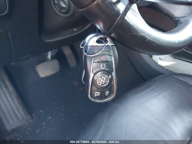 1G4ZP5SS5HU183359 Buick Lacrosse Essence