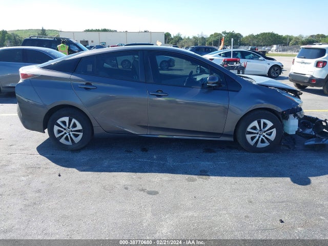 Toyota Prius Four 2016 JTDKARFU0G3503623 Image 13