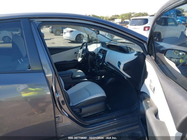 Toyota Prius Four 2016 JTDKARFU0G3503623 Image 5