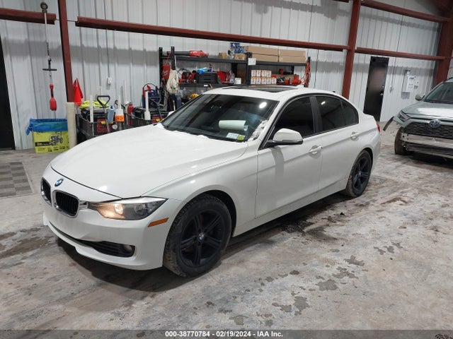 BMW 320i Xdrive 2015 WBA3C3C54FK202184 Image 2