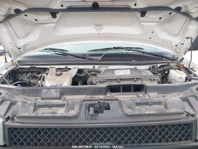 Chevrolet Express 2500 Work Van 2019 1GCWGAFP7K1242278 Image 10