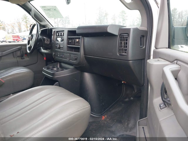 Chevrolet Express 2500 Work Van 2019 1GCWGAFP7K1242278 Image 5