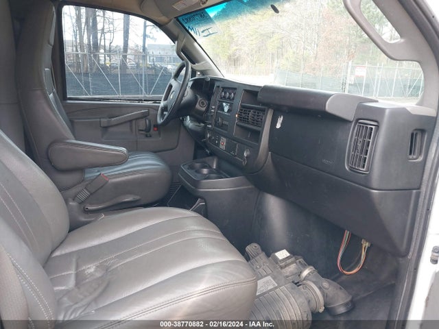 Chevrolet Express 2500 Work Van 2017 1GCWGAFF6H1204198 Image 5