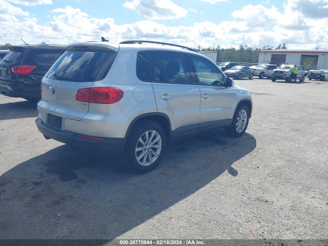WVGAV7AX5HK053251 Volkswagen Tiguan 2.0t/2.0t S