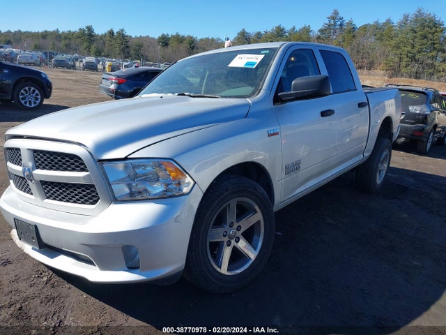 RAM 1500 Express  4x4 5'7 Box 2018 1C6RR7KT7JS142176 Image 2
