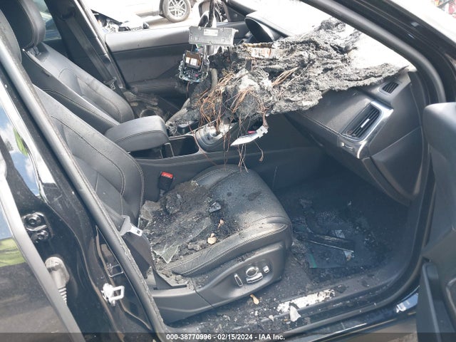 2019 JAGUAR E-PACE SADFM2GX1K1Z43304 Photo 4