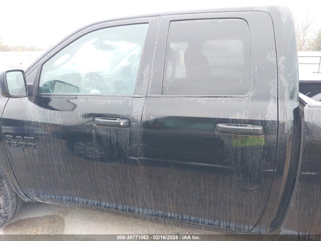 1C6RR7FT7MS566763 RAM 1500 Classic Tradesman Quad Cab 4x4 6'4 Box