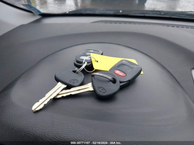5NPDH4AE9FH573048 Hyundai ELANTRA SE