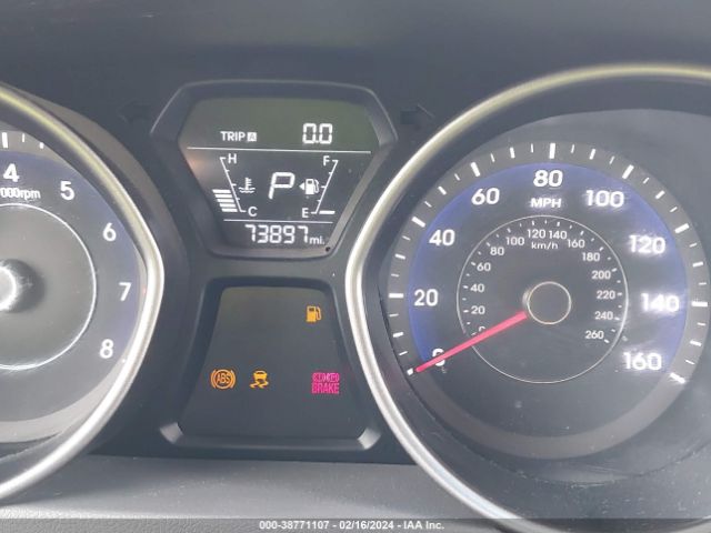5NPDH4AE9FH573048 Hyundai ELANTRA SE