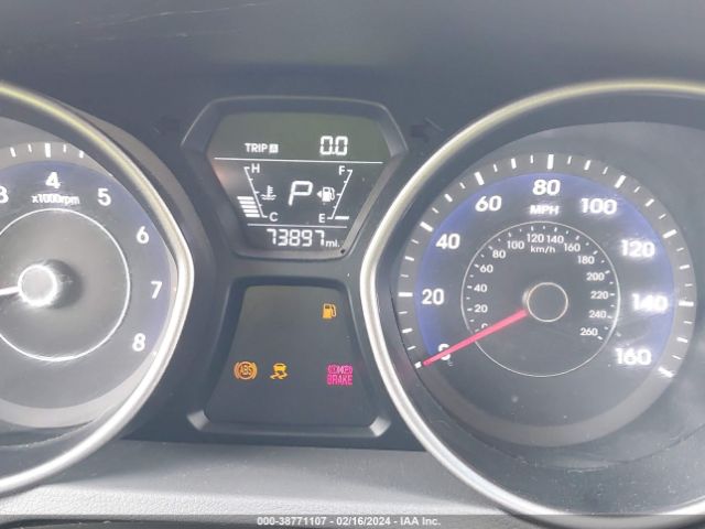 5NPDH4AE9FH573048 Hyundai ELANTRA SE