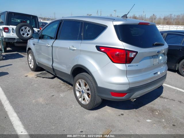 2019 FORD ESCAPE 1FMCU0GD5KUA07575 Photo 2