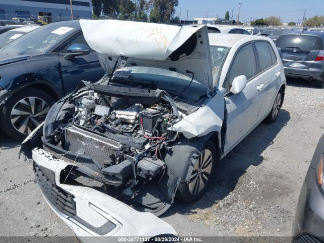 WVWKP7AU8GW916625 Volkswagen E-golf Se