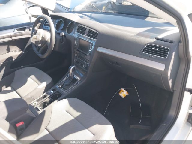 WVWKP7AU8GW916625 Volkswagen E-golf Se