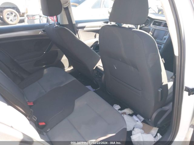 WVWKP7AU8GW916625 Volkswagen E-golf Se