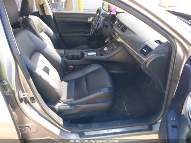 JTHKD5BH7H2295884 Lexus CT 200H