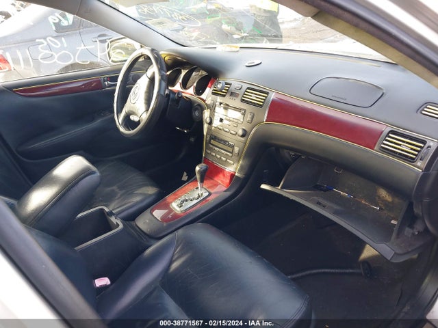 2004 LEXUS ES 330 VIN: JTHBA30G945038922