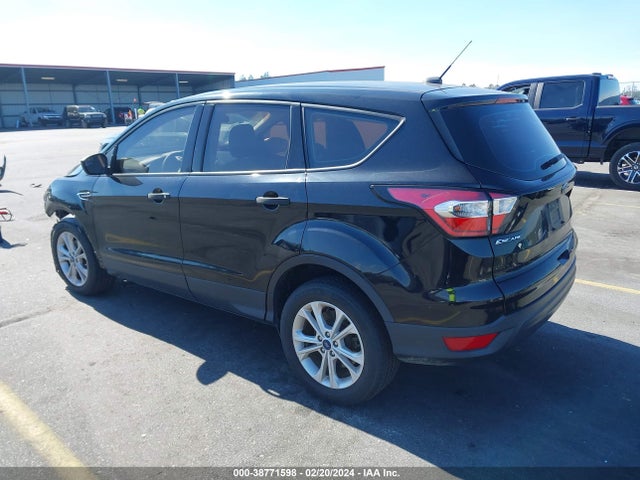 Ford ESCAPE S 2018 1FMCU0F70JUB36320 Image 3