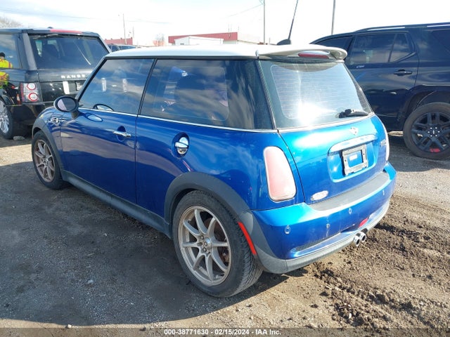 2005 MINI COOPER S WMWRE33555TG96524 Photo 2
