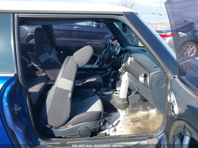 2005 MINI COOPER S WMWRE33555TG96524 Photo 4