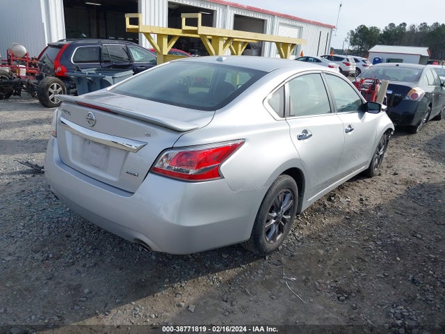 Nissan Altima 2.5 S 2015 1N4AL3AP5FC484513 Image 4