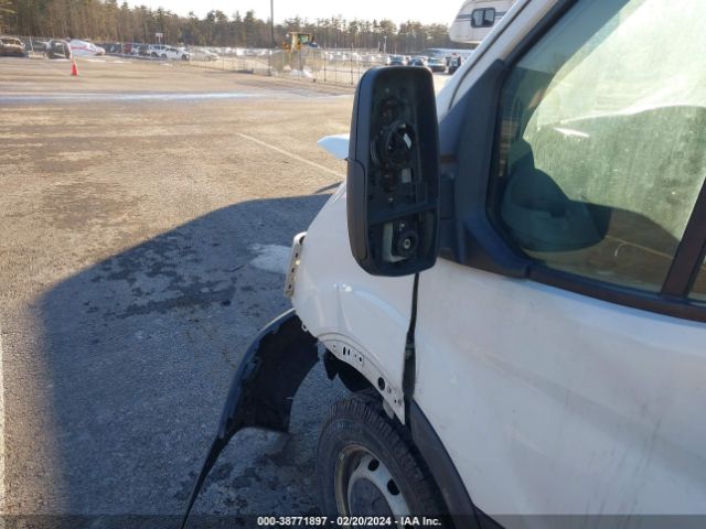 1FTYR1CM1HKB03151 Ford Transit-250