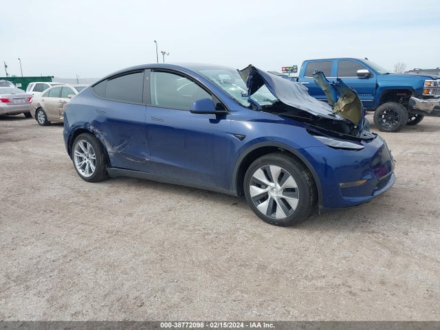 2024 TESLA MODEL Y 7SAYGAEE1RF981921 Photo 0