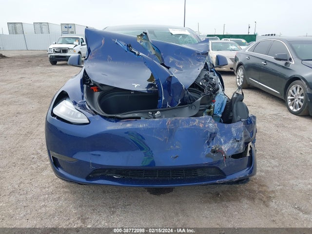 2024 TESLA MODEL Y 7SAYGAEE1RF981921 Photo 9