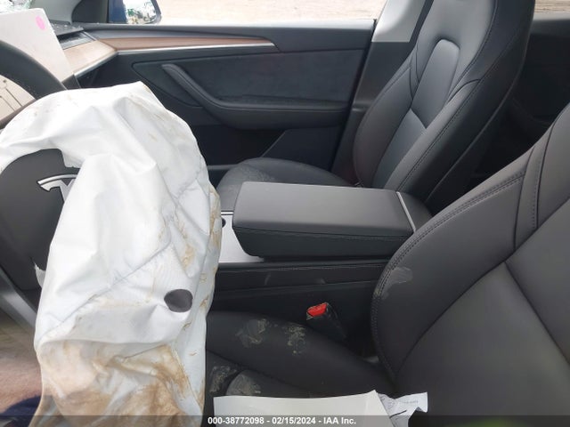 2024 TESLA MODEL Y 7SAYGAEE1RF981921 Photo 4