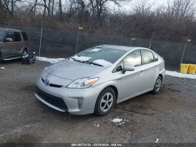 Toyota Prius Four 2015 JTDKN3DU6F0425207 Image 2