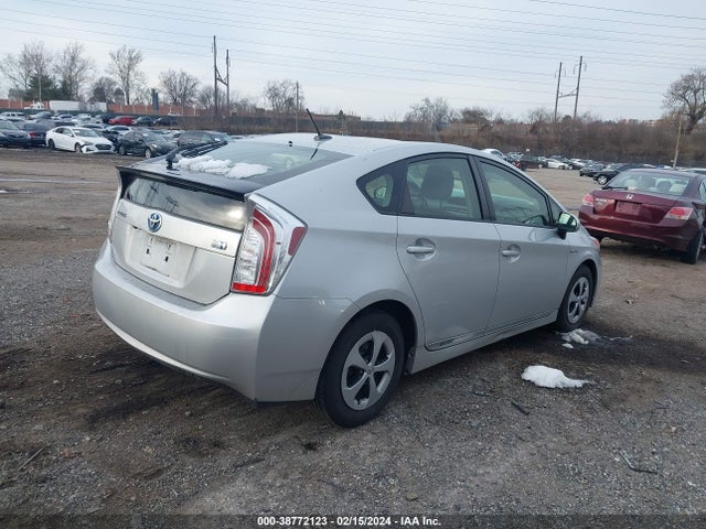 Toyota Prius Four 2015 JTDKN3DU6F0425207 Image 4