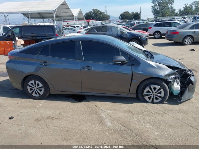 Toyota Prius Two 2018 JTDKBRFU9J3077614 Image 14